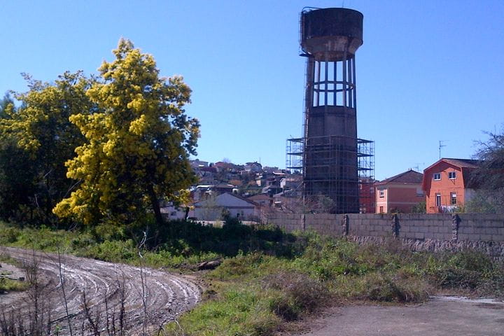 Demolición de depósito de hormigón